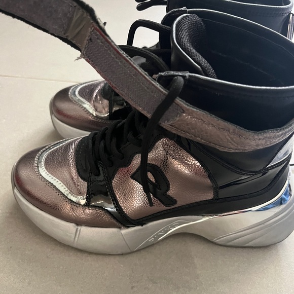 Pinko boots. Great condition. Wore them twice. Purchased in Italy. - Picture 3 of 5